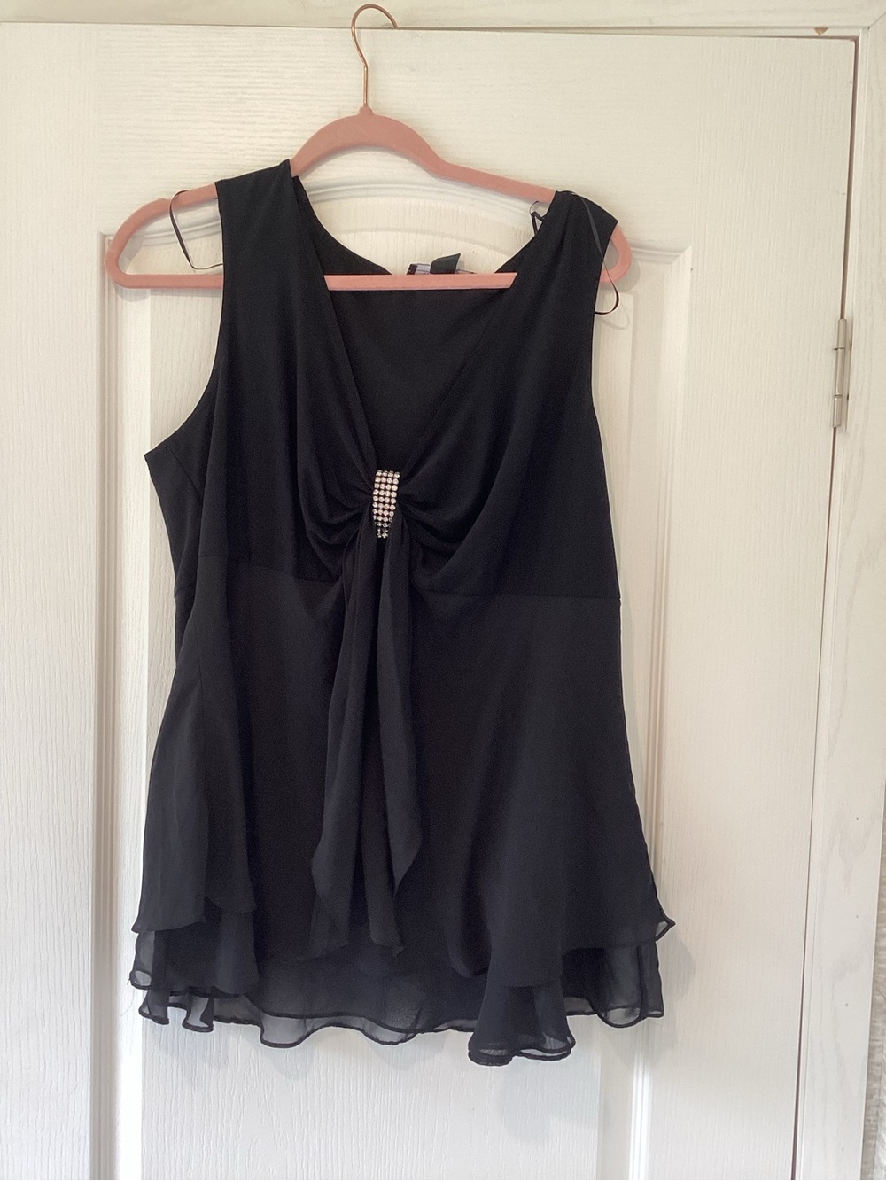 R&M Richards Black Sleeveless blouse with Rhinestone Buckle 18W EUC